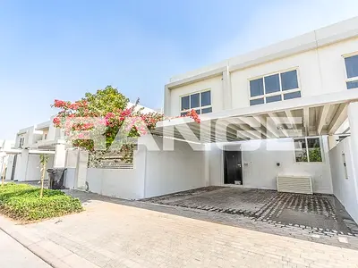 Closed Kitchen | Exclusive | 2 Family Area