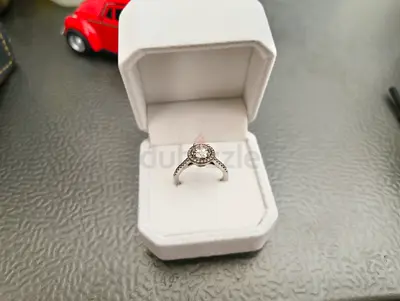 Stunning 925 Sterling Silver Ring