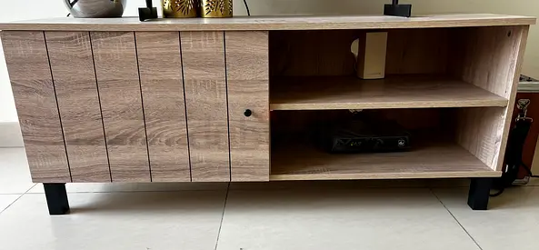 Wood-effect TV Stand / Media Console with Storage - Light Oak