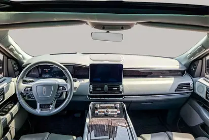 صورة 9 لـ 2018 Lincoln NAVIGATOR