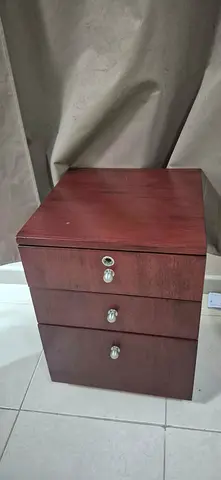 Wooden 3-Drawer Bedside Cabinet with Lockable Top Drawer