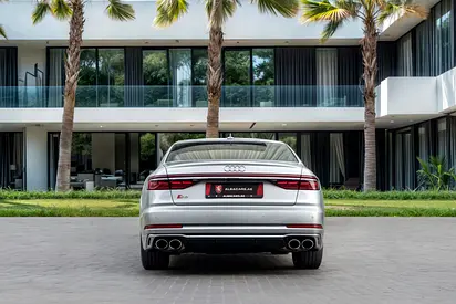 2022 AUDI S8 — миниатюра 5