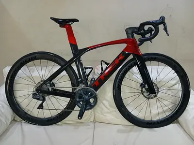 FullCarbon Trek Madon AeroRoadBike ElectricShifter Shimano UltegraDi2 GroupSet Bontrager CarbonWheel