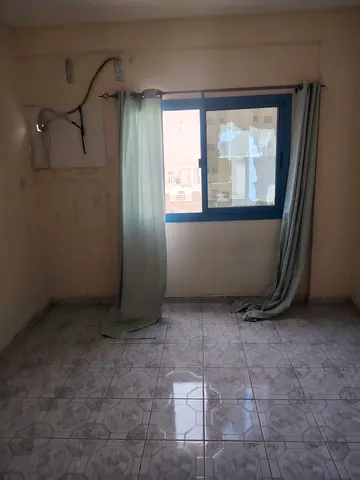 شقة غرفة وصالة للإيجار السنوي في الشويهين | 25,000 درهم | 4 دفعات