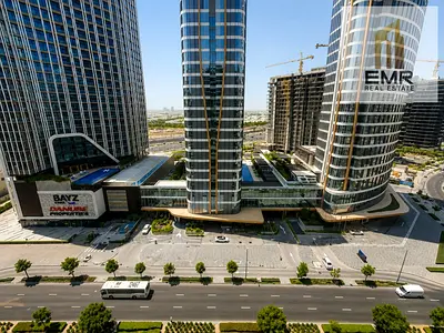 Price dropped-good layout-community view-bright apartment