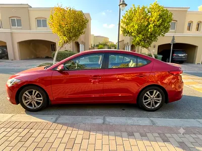 2018 Hyundai ELANTRA 照片 2