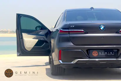 2023 BMW I7 — миниатюра 11