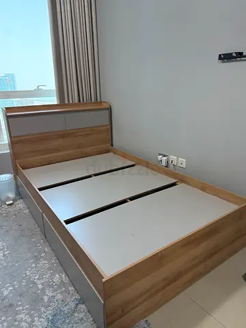 سرير خشبي | Wooden bed