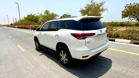 2016 Toyota FORTUNER — миниатюра 19