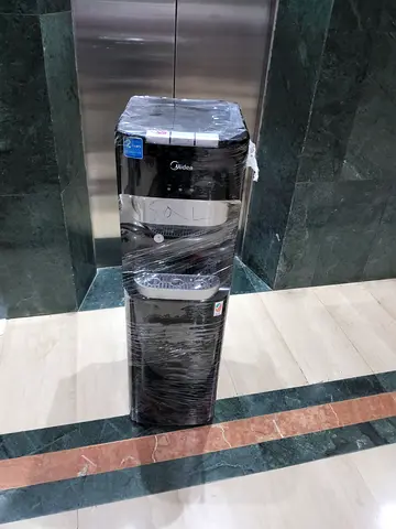 Bottom load water dispenser
