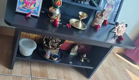 Small wooden coffee/center table - dark brown