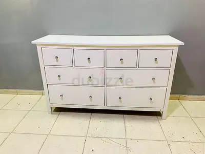 White 8-Drawer Chest / Dresser in Good Condition