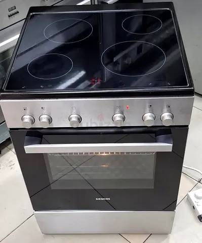 Siemens electric stove neat and clean inside and outside excellent working good condition
