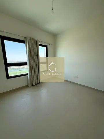 Stylish Apartment |Unfurnished |Family-Friendly