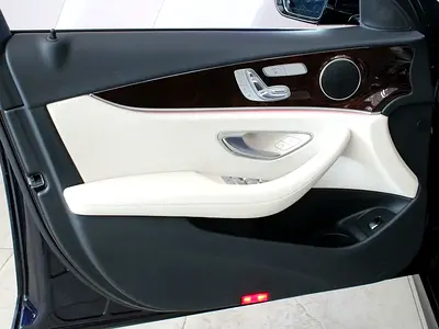 Mercedes-Benz E-Class E 300, миниатюра 13