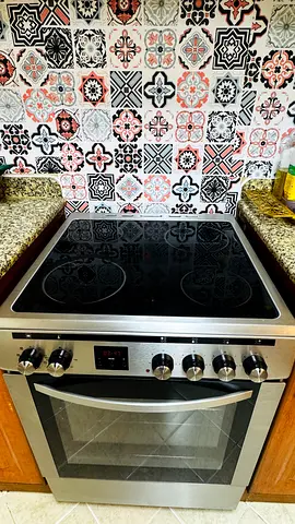 Hoover 4-Plate Electric Cooker & Oven – Excellent Condition