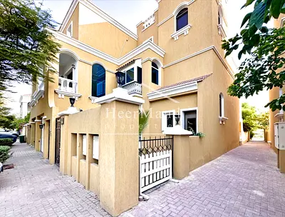Upgraded-Spacious 4 Bedroom Townhouse-Golf Views