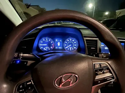 2018 Hyundai ELANTRA 照片 3