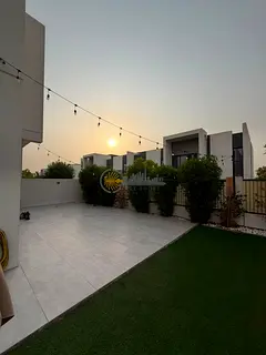 Unfurnished 4bhk + Maid | Spacious Layout | End Unit | Community View | Private Largest Garden In th