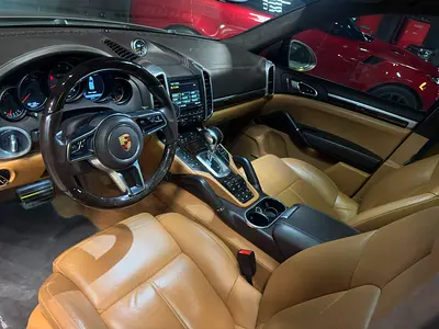 2016 Porsche CAYENNE 照片 9