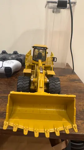 Diecast Caterpillar Front Loader Toy - Large Construction Vehicle