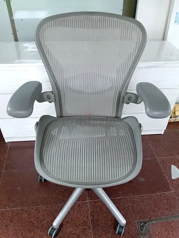 Herman Miller Aeron office chair.gray colour