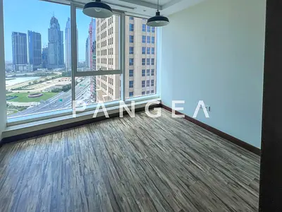 Partitioned | High Floor | Open Canal View