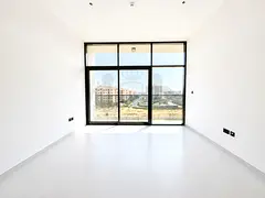 Bright & Spacious | Community View | Ready to Move | Easy Access to Downtown
