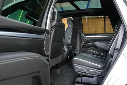 2025 Cadillac ESCALADE — миниатюра 14