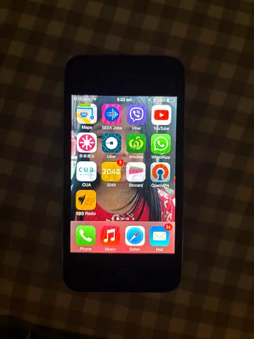 Apple i phone 4s