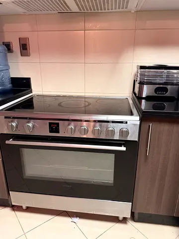 Stove with oven