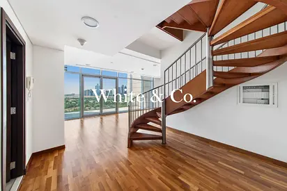 2 BEDROOM DUPLEX | SPACIOUS | UNFURNISHED