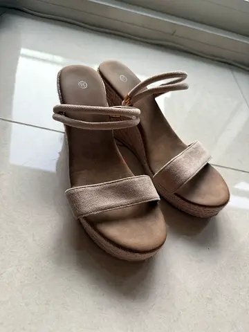 Sandals women