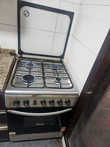 Stainless Steel 4-Burner Gas Cooker with Oven - Used