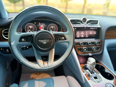2022 Bentley BENTAYGA — миниатюра 12