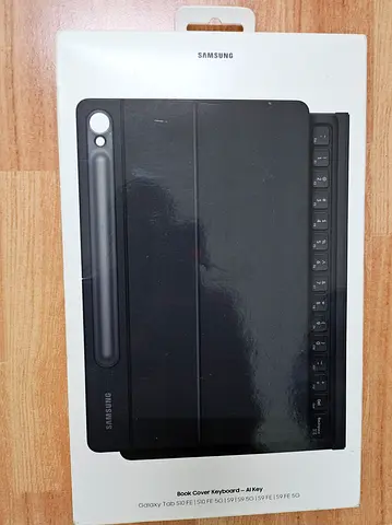 Samsung Book Cover Keyboard with trackpad (sealed box)