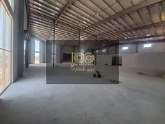 Electricity is 200 (subject to increase); includes offices and a kitchen; ideal for companies requir