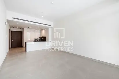 Premier Waterfront Residence | Canal View Apt