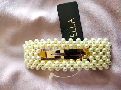 Pearl-embellished rectangular hair clip (new with tag)