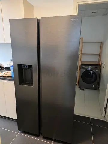 Samsung Side-by-Side Refrigerator – Black Stainless Steel