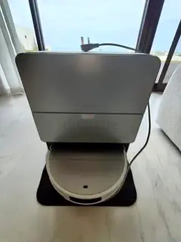 Xiaomi Roborock Robot Vacuum with Charging Dock - Good Condition
