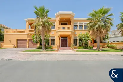 Rare | Tip Villa | Unfurnished | Upgraded