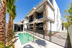Private Pool | Modern | Keys in Hand