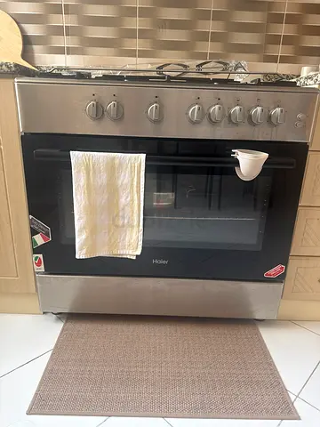 Haier - Free Standing Gas Cooker (5 burner)