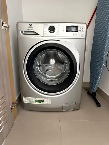 Electrolux 8kg Front Load Washing Machine – 1200 RPM