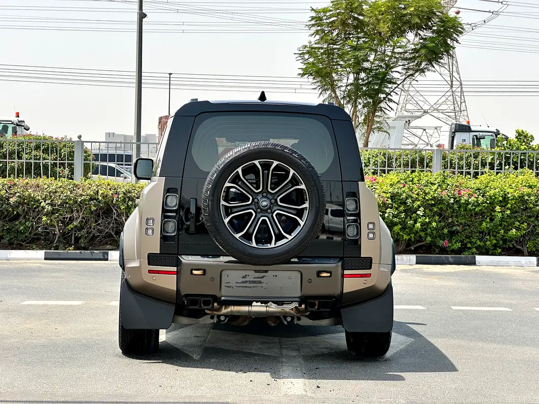 Land Rover Defender 2025