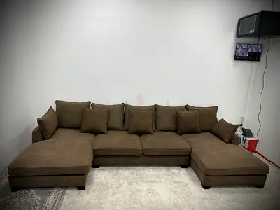 Like new condition the brand Ushape sofa