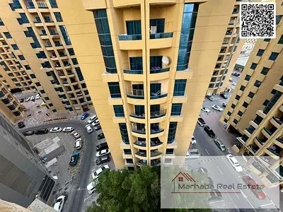 شقة واسعة بغرفة نوم واحدة | مساحة ١٠١٩ قدم مربع | مطبخ مفتوح | طابق علوي | إطلالة على الشرفة | بجوار المسجد
