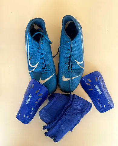 Nike Football Boots with Shin Guards & Socks Whole Kit