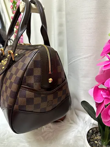 Brown checkered leather handbag - preowned- Authenticity not Guranteed